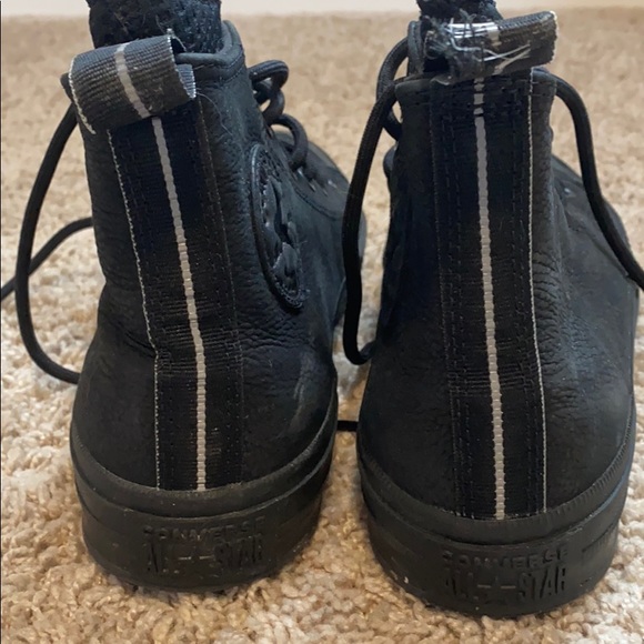 Black converse - Picture 3 of 4